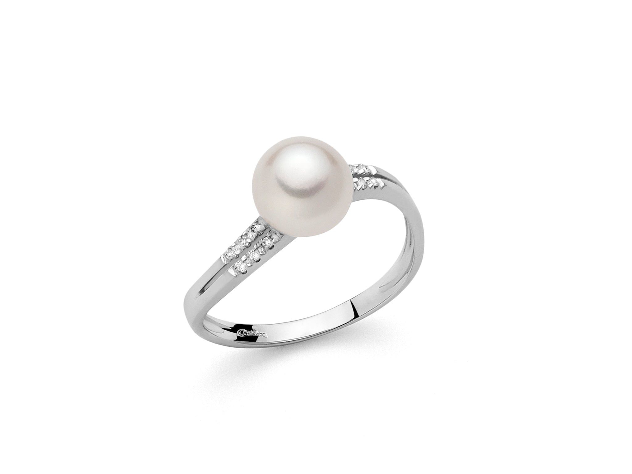 Anello in oro e diamanti con perla Oriente Miluna